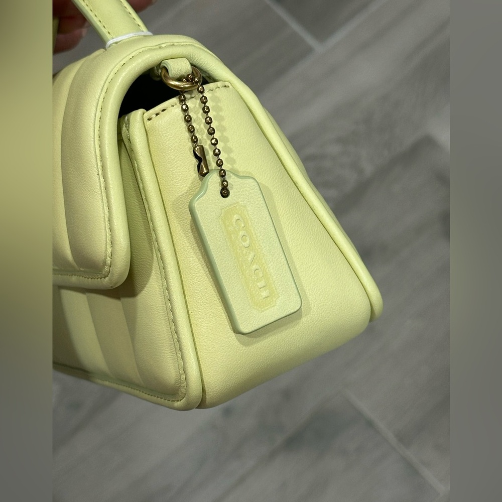 Coach Turnlock Clutch with Quilting‎ Bag - Picture 8 of 15